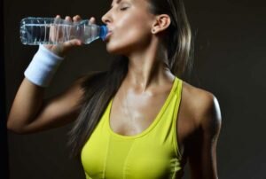 Можно ли пить воду во время тренировок